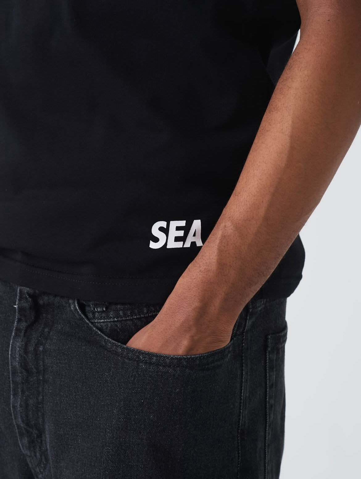 . 🇯🇵 WIND AND SEA 🍶 S/S Tee (with Bottle)