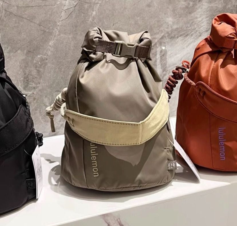 🇨🇦lululemon 《Roll-Top Crossbody Bag 3L 》