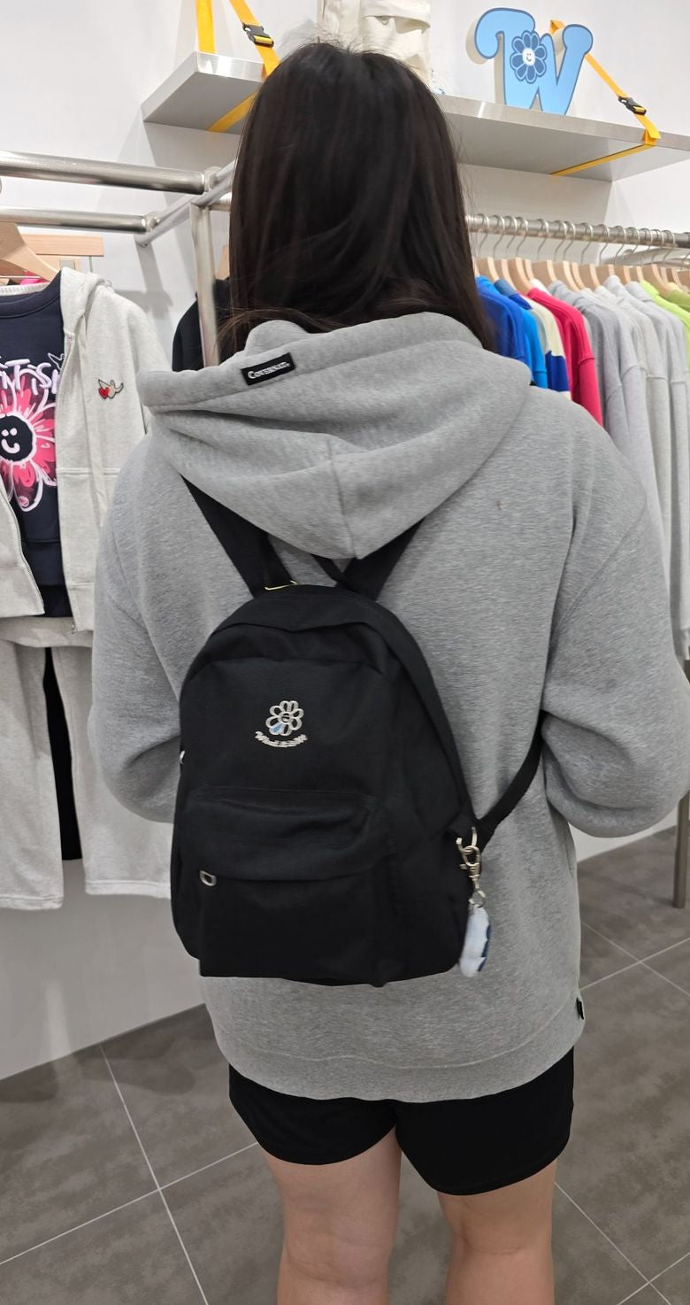 🇰🇷 What it isNt ✿✿ mini backpack