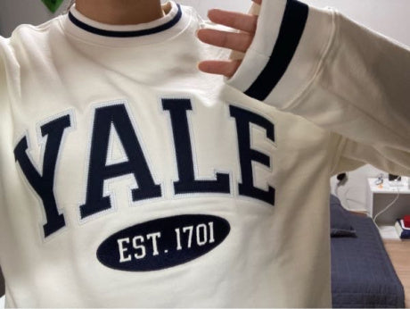 .🇰🇷 YALE | TONE ARCH 刺繍 SWEATER