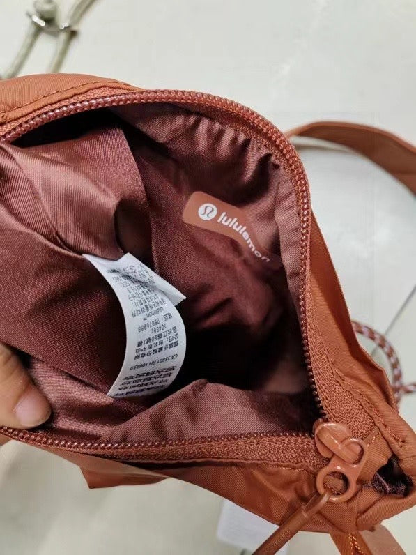 🇨🇦lululemon 《Roll-Top Crossbody Bag 3L 》