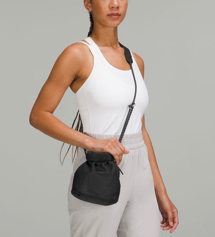 🇨🇦lululemon 《Roll-Top Crossbody Bag 3L 》