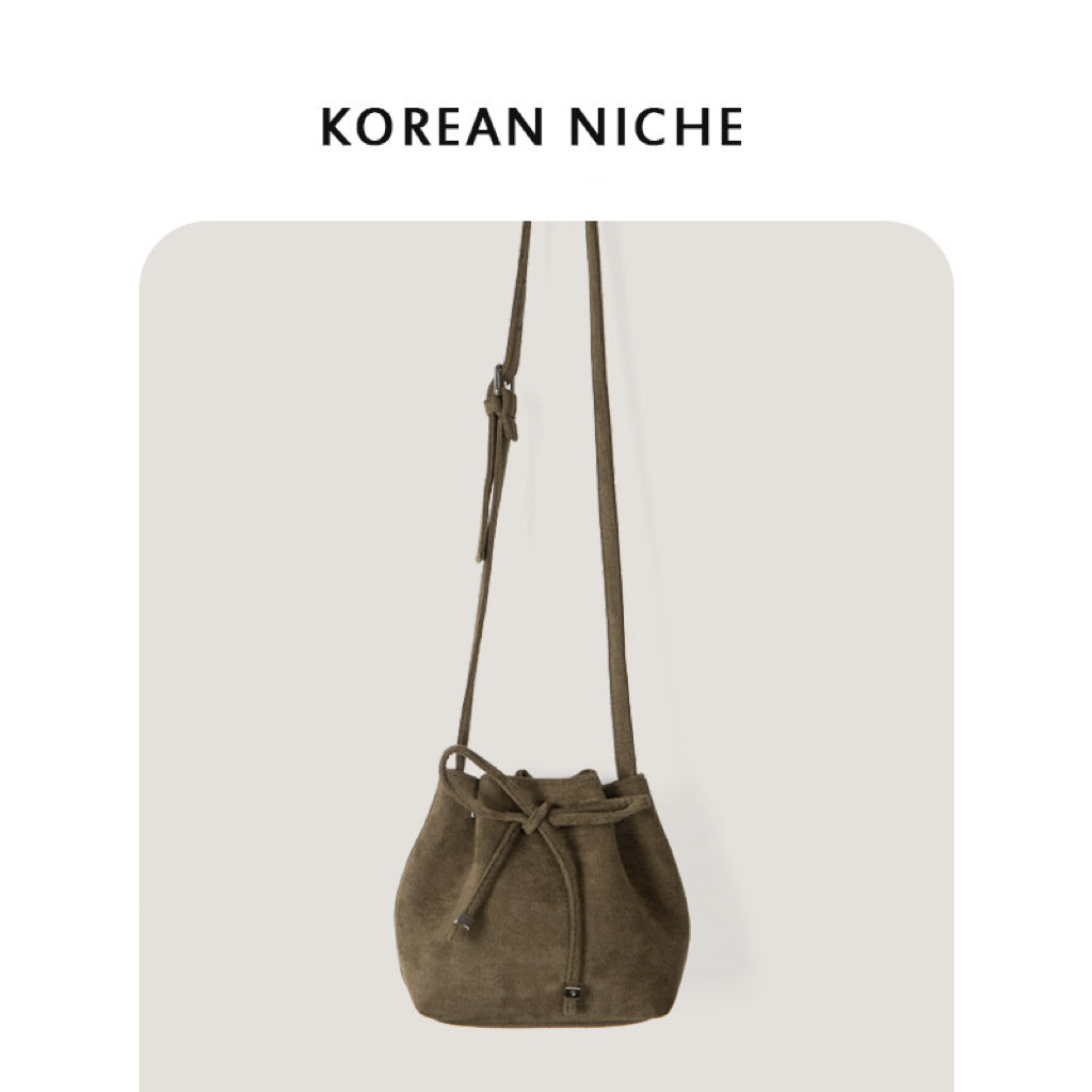 🇰🇷KOREAN NICHE ❤︎ 麂皮絨小斜孭包